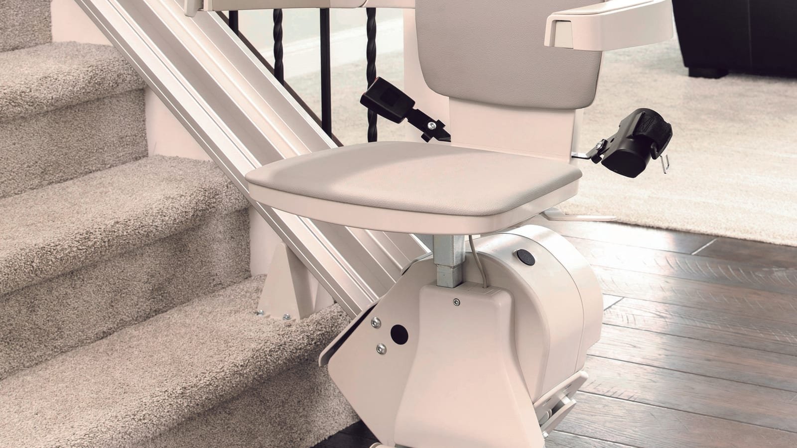 Monte-escalier installé dans un intérieur résidentiel — Seniors Plus Vaucluse